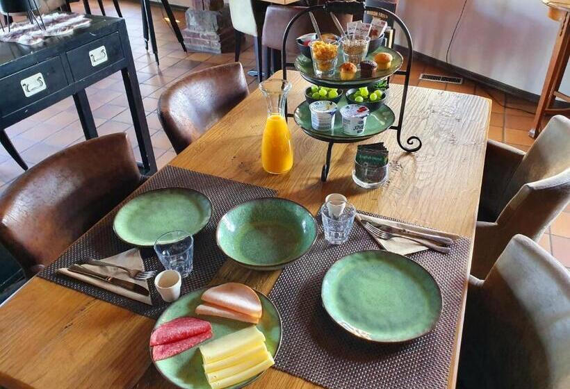 اتاق لوکس, Baron Frits