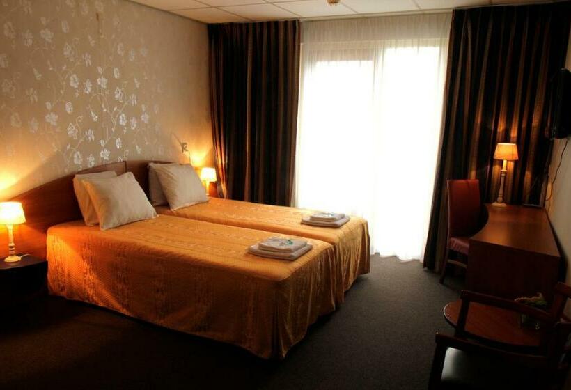 标准三人间, De Vooroever