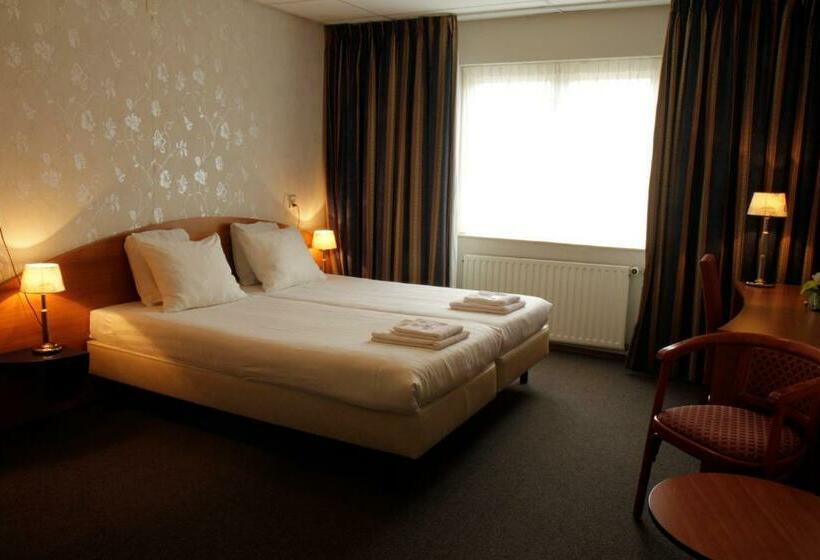 标准三人间, De Vooroever