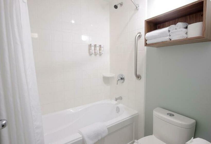 Delüks Oda, Gibsons Garden