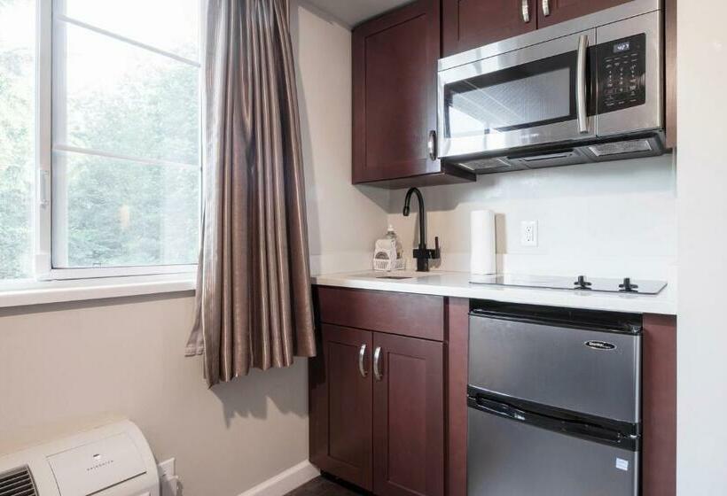 Delüks Oda, Gibsons Garden