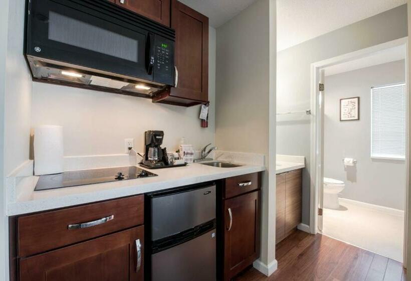 Delüks Oda, Gibsons Garden