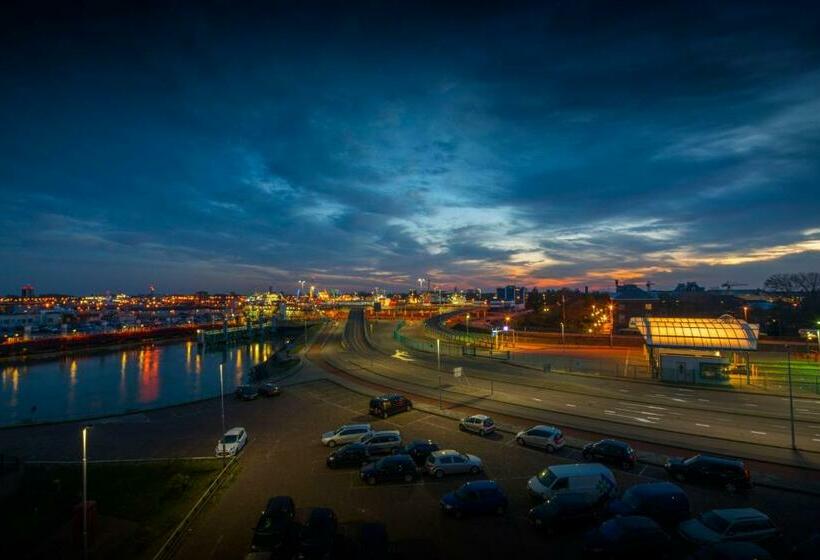 标准间, Lands End