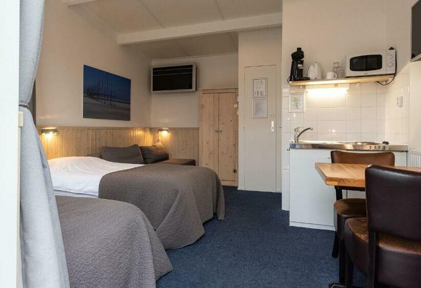 חדר סטודיו סטנדרד, Letje De Veerman