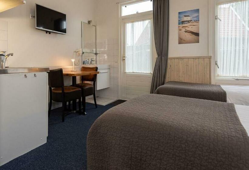 חדר סטודיו סטנדרד, Letje De Veerman