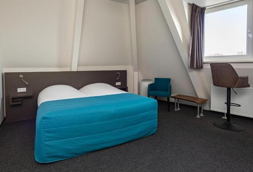 חדר סטנדרט, Letje De Veerman