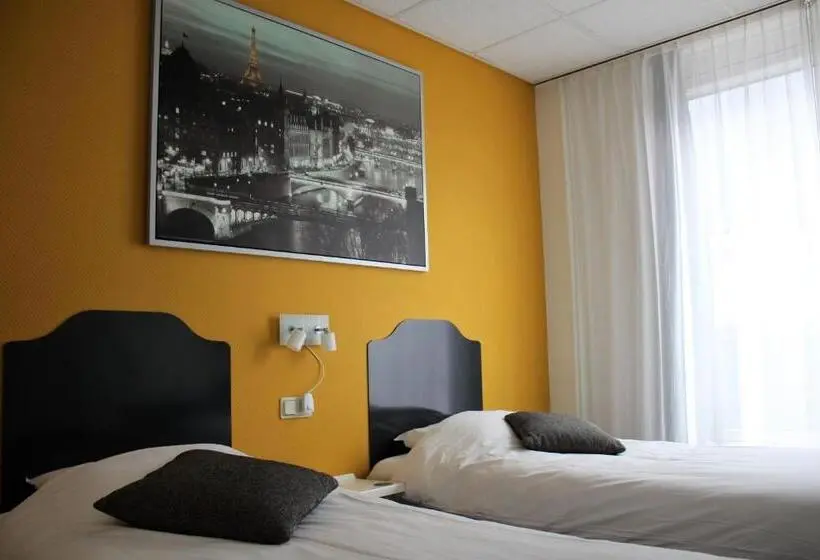 Standard Quadruple Room, Restaurant De Jonge Heertjes