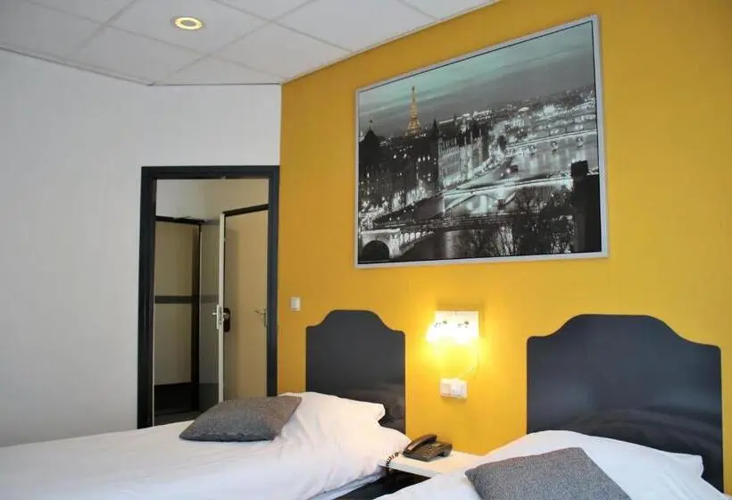 Standard Quadruple Room, Restaurant De Jonge Heertjes