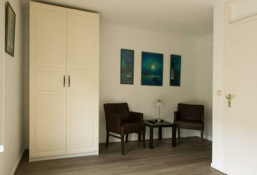 اتاق استاندارد, Restaurant Les Jumeaux