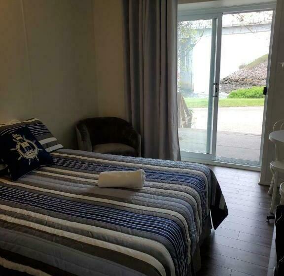 带2个双人床的标准工作室, Motel Gentilhommière