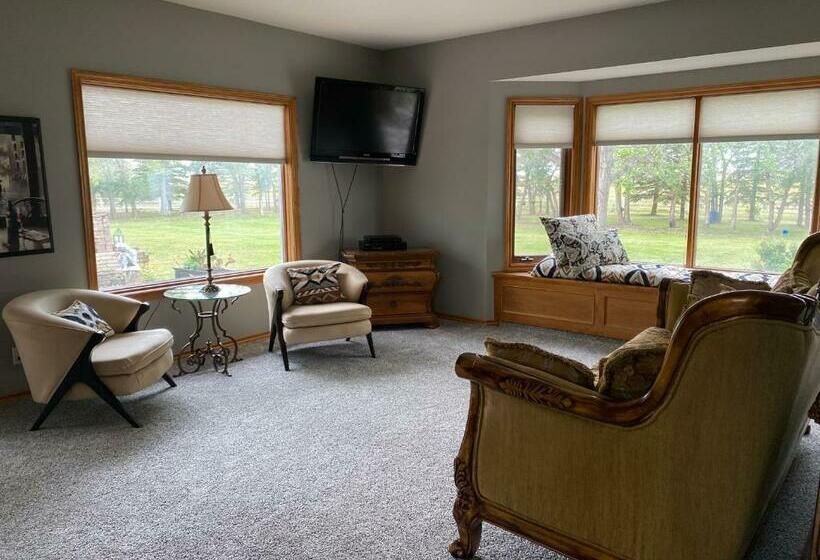 غرفة قياسية سرير كينج, Rolling Hills Country Resort Bed And Breakfast