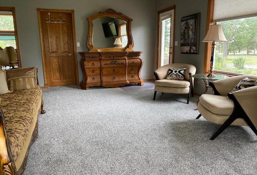 غرفة قياسية سرير كينج, Rolling Hills Country Resort Bed And Breakfast