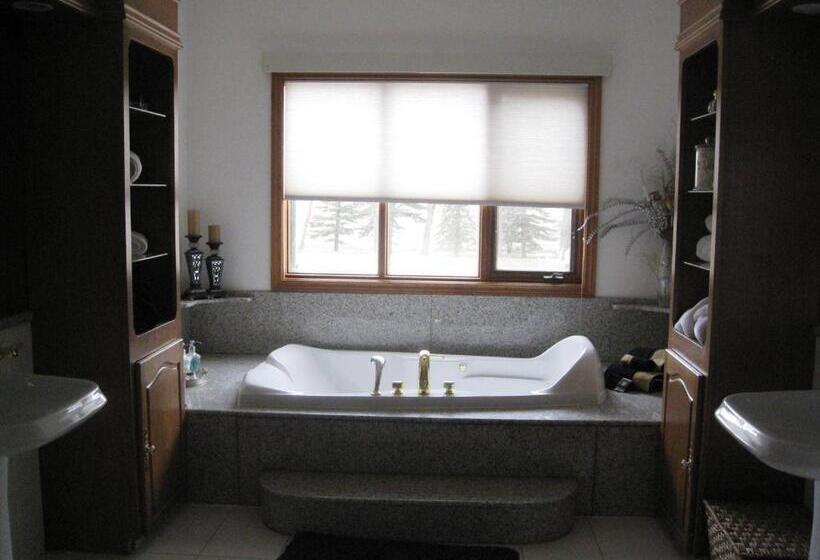 غرفة قياسية سرير كينج, Rolling Hills Country Resort Bed And Breakfast