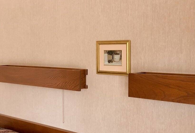 标准工作室, Silverwood Motel
