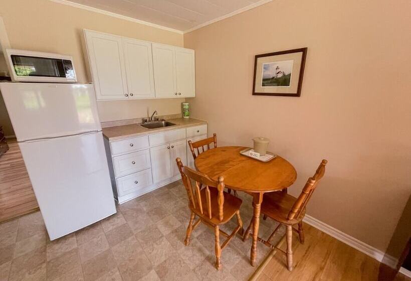 スイート（家族用）, Silverwood Motel