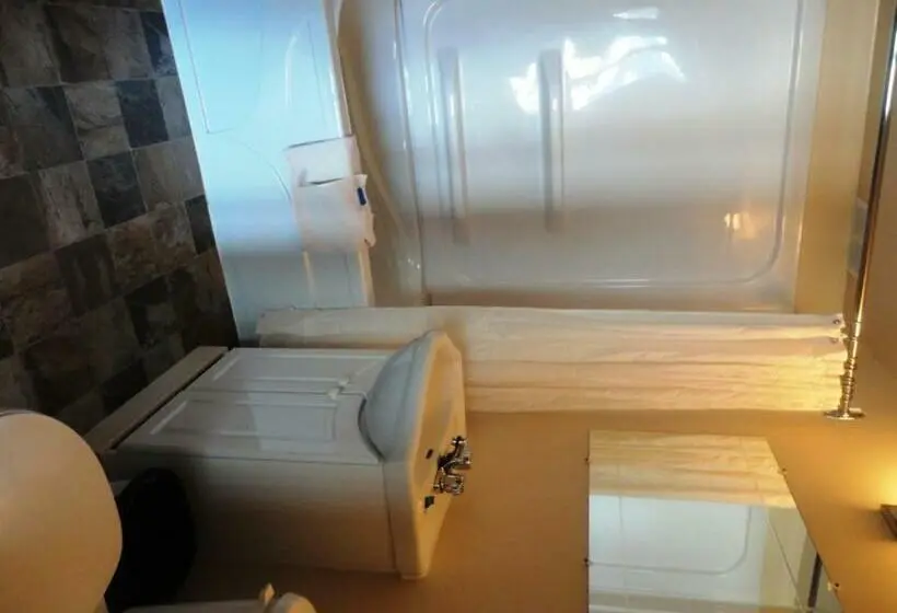 اتاق استاندارد با تخت دوبل, Stratford Motel