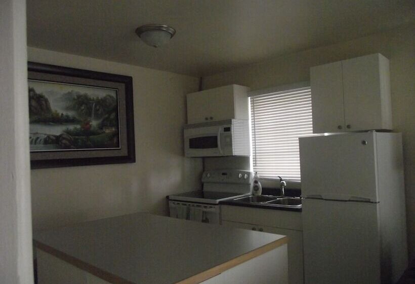 סוויטה, Stratford Motel