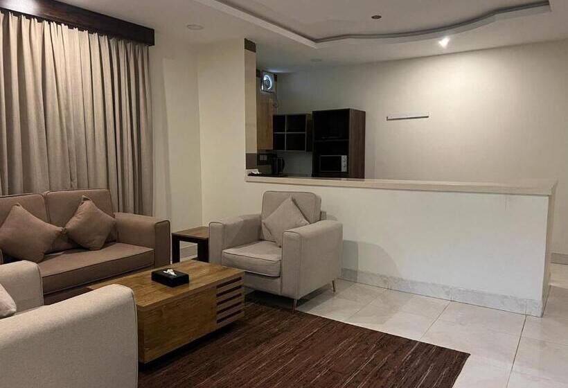 Апартаменты 3 Спальни, شقق اليمامة المميز الفندقية