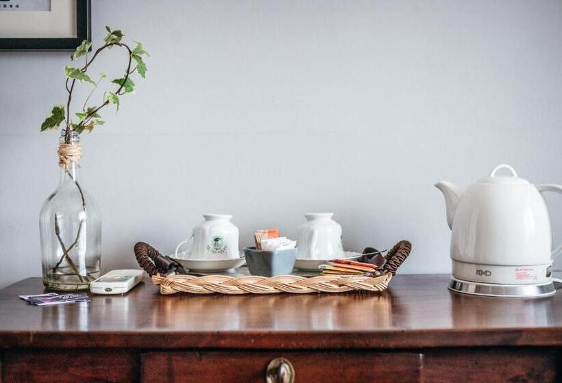 标准三人间, A Casa Mia