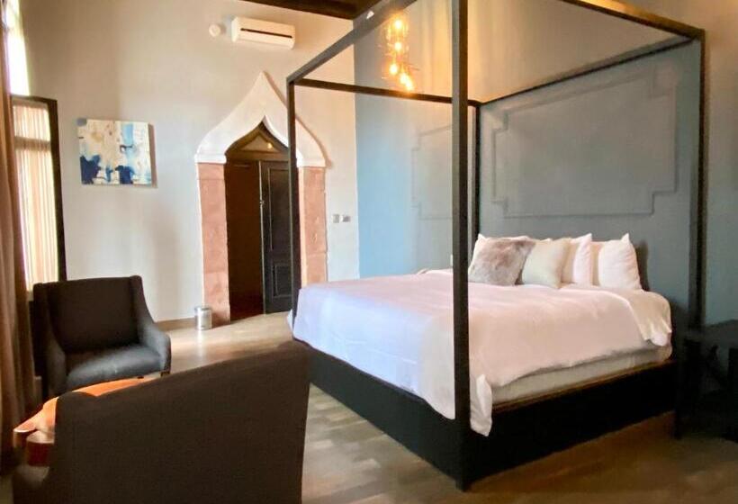 Люкс Superior, Plaza D Armas