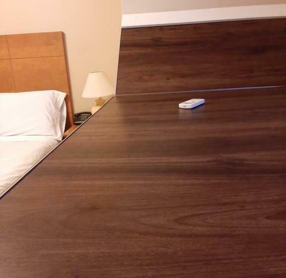 Номер Стандарт, Auberge Motel La Référence