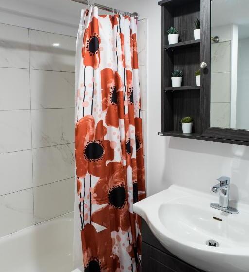 Номер Стандарт, Auberge Motel La Référence