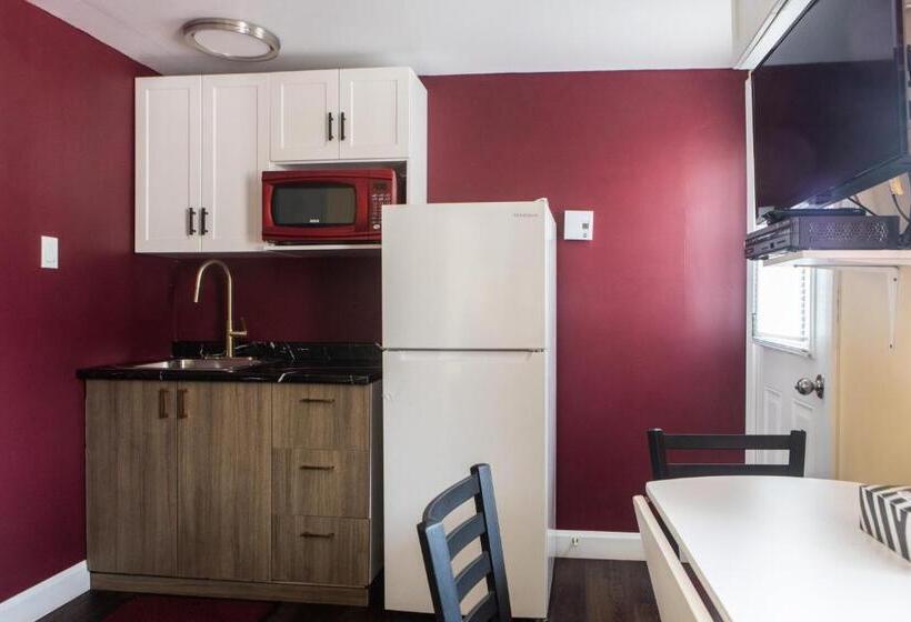 Номер Стандарт, Auberge Motel La Référence