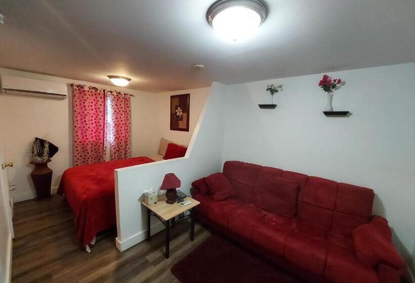 Номер Стандарт, Auberge Motel La Référence