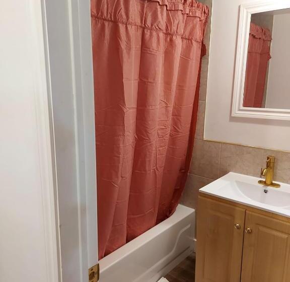 Номер Стандарт, Auberge Motel La Référence