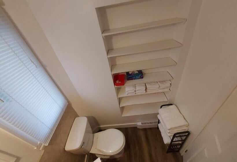 Номер Стандарт, Auberge Motel La Référence