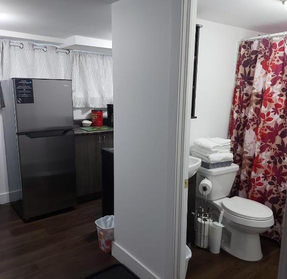 Номер Стандарт, Auberge Motel La Référence