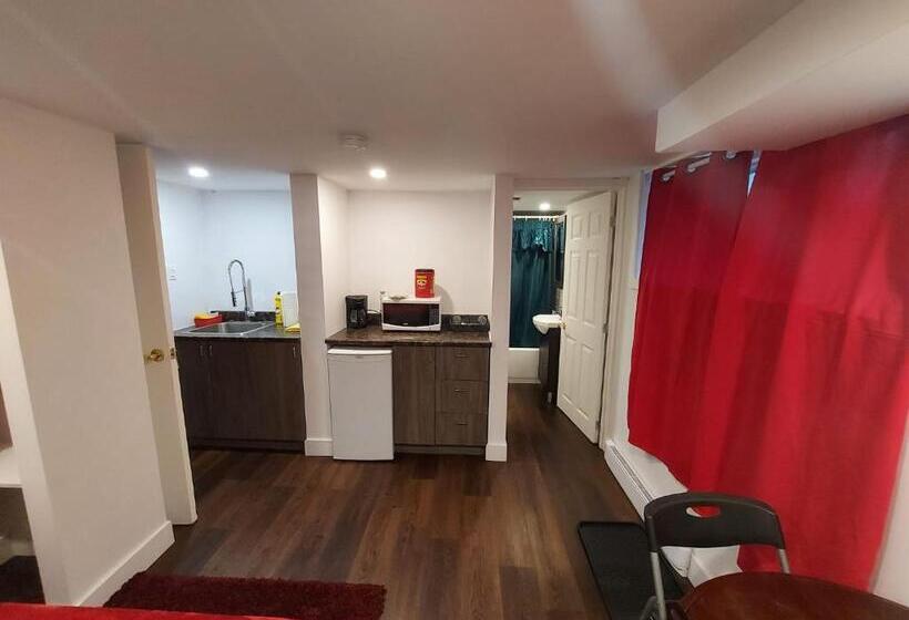 Номер Стандарт, Auberge Motel La Référence