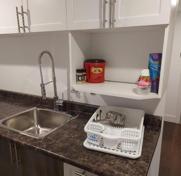 Номер Стандарт, Auberge Motel La Référence