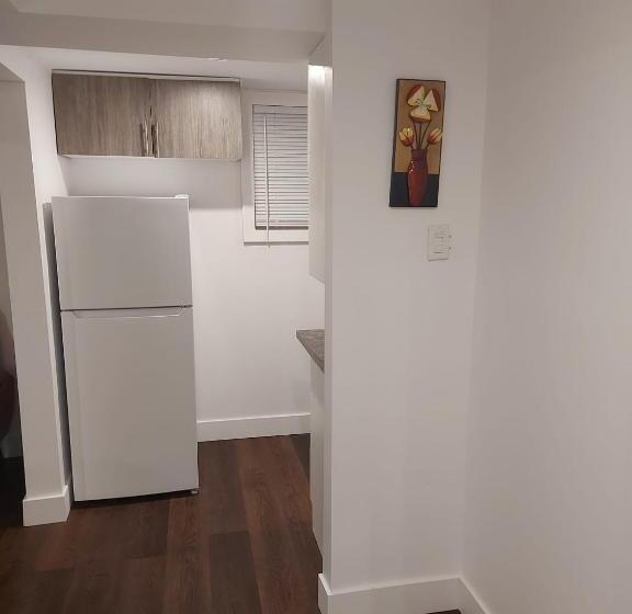 Номер Стандарт, Auberge Motel La Référence