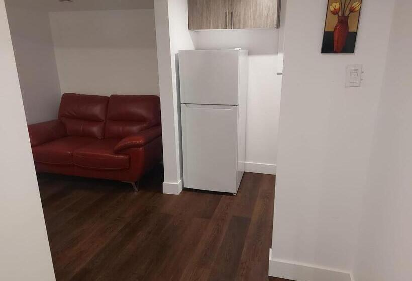 Номер Стандарт, Auberge Motel La Référence