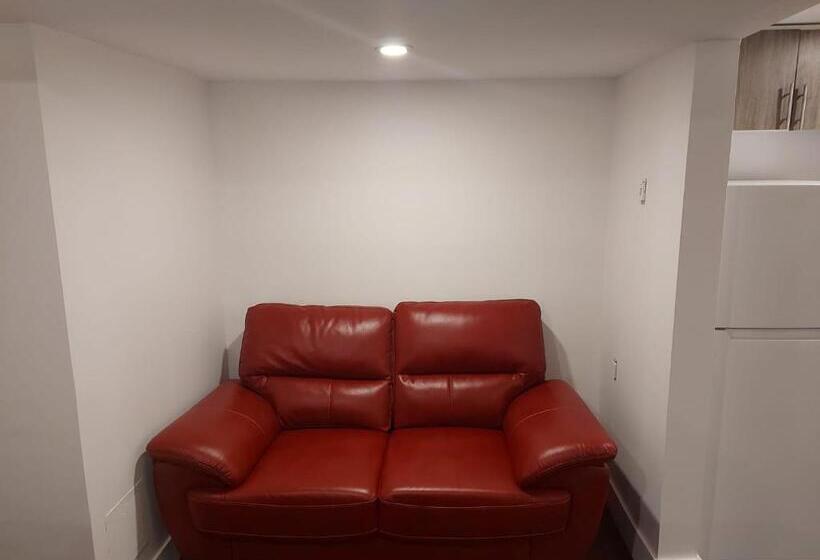 Номер Стандарт, Auberge Motel La Référence