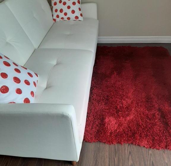 Номер Стандарт, Auberge Motel La Référence