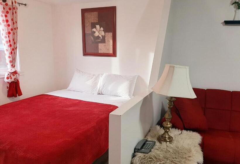 Номер Стандарт, Auberge Motel La Référence