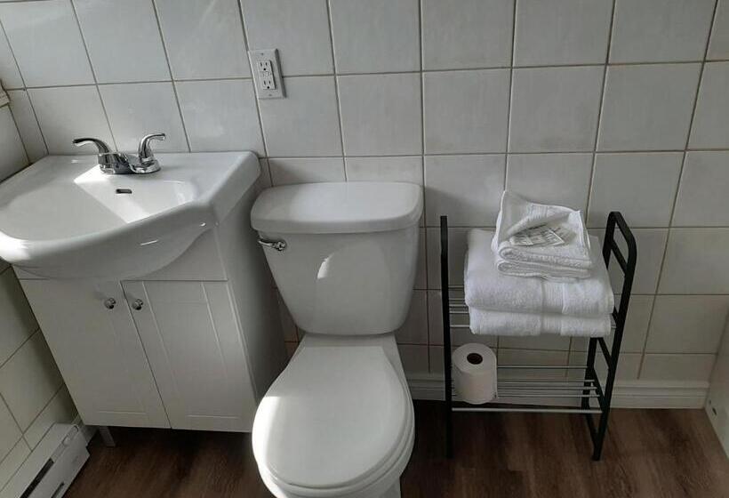 Номер Стандарт, Auberge Motel La Référence