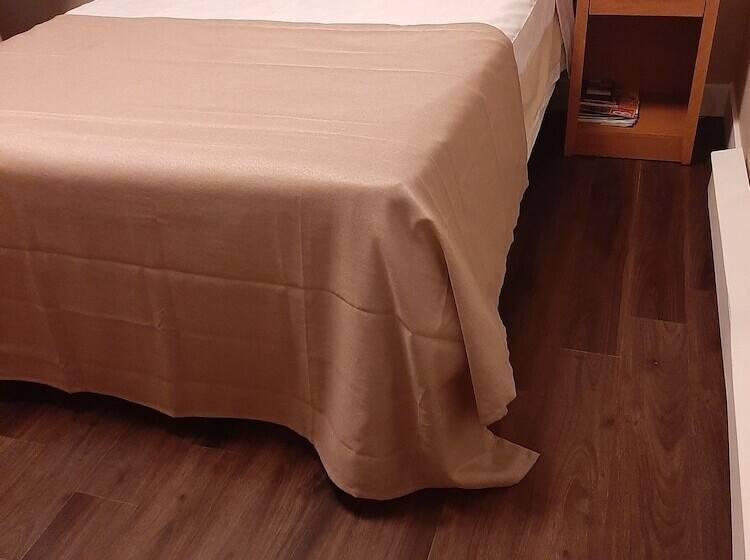 Номер Стандарт, Auberge Motel La Référence