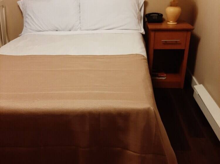 Номер Стандарт, Auberge Motel La Référence