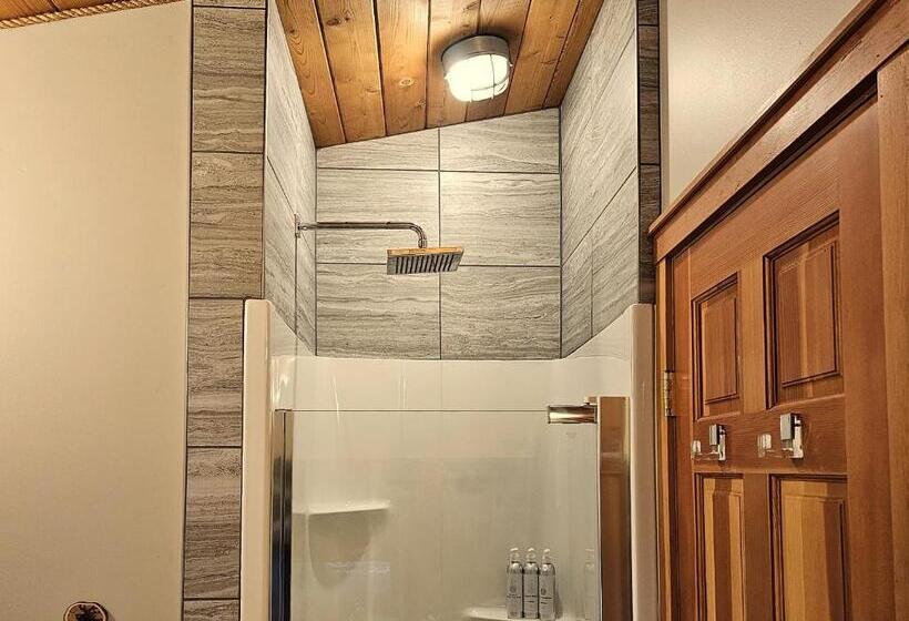 חדר סטנדרט עם מיטת קינג, Snug Harbour Inn