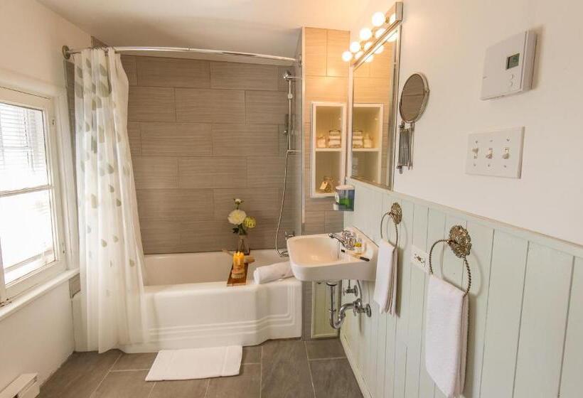 חדר סופריור, Almatoit