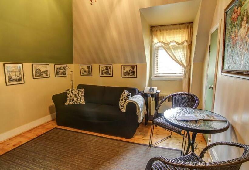 스위트, Chateau Murdock Gite Et Esthétique 1950