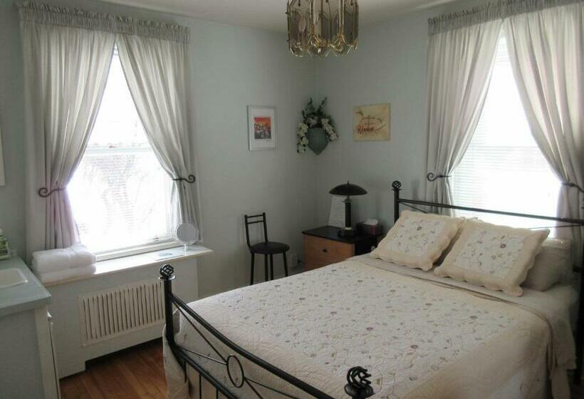 اتاق استاندارد با سرویس بهداشتی مشترک, Gîte Saint Laurent