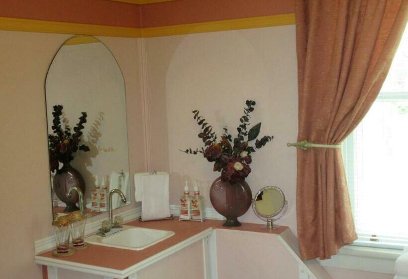 اتاق استاندارد با سرویس بهداشتی مشترک, Gîte Saint Laurent