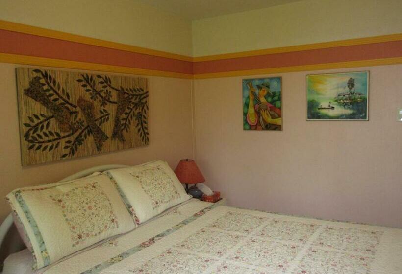 اتاق استاندارد با سرویس بهداشتی مشترک, Gîte Saint Laurent