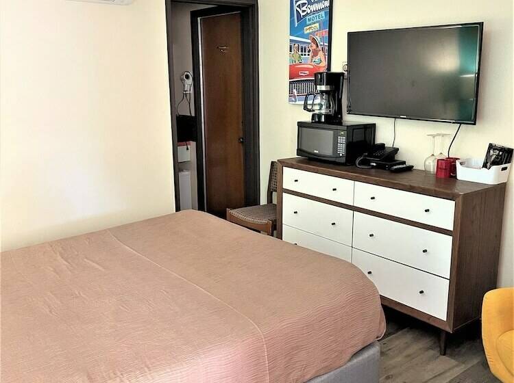 经济房, Bowmont Motel