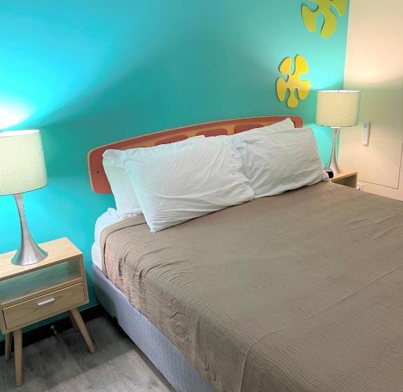 デラックスルーム, Bowmont Motel