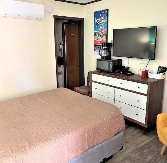 经济房, Bowmont Motel